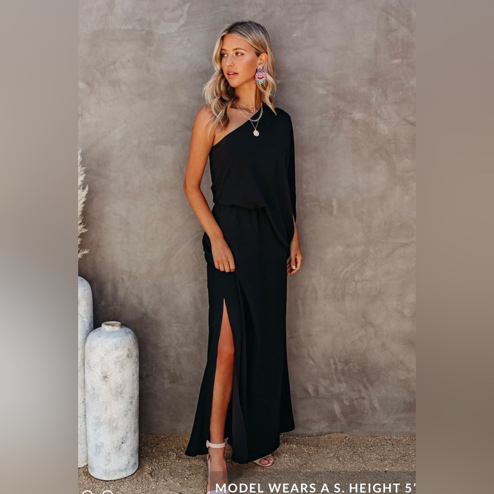 Vici long one shoulder dress size M